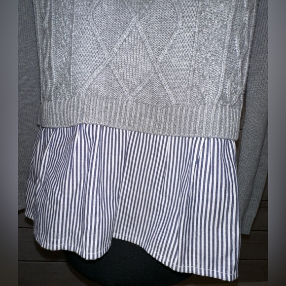 Crown & Ivy Gray Cable Knit  Trendy Sweater with Striped Hem XS, Office Wear, - Picture 3 of 5